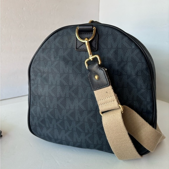 Michael Kors EUC Navy Printed Canvas Duffel Bag. - Picture 5 of 11
